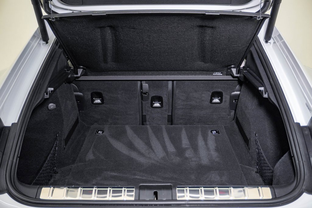 Certified 2025 Porsche Panamera 4 image 28