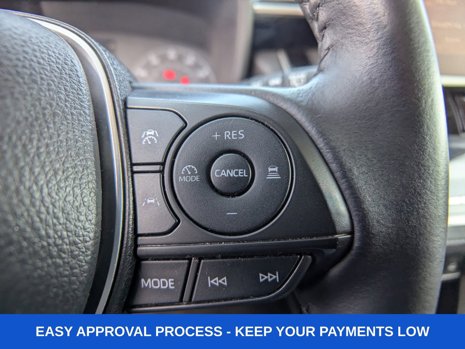 Used 2024 Toyota Corolla Cross LE image 32