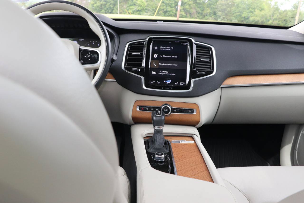 Used 2022 Volvo XC90 T6 Momentum AWD/4WD image 39