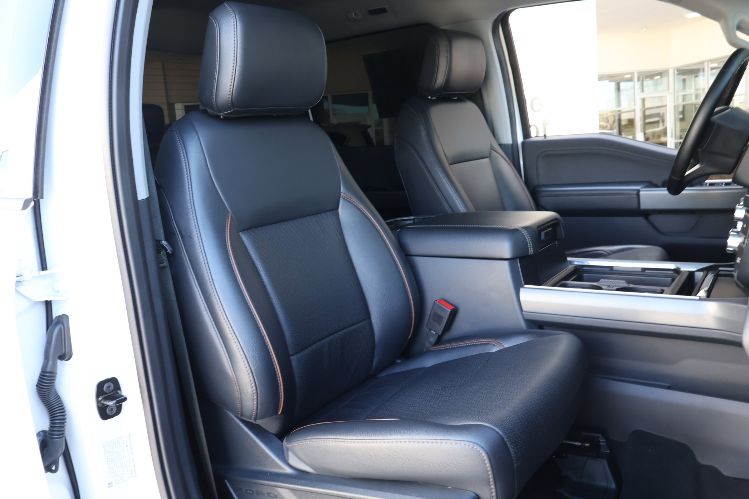 Used 2025 Ford F350 Lariat image 23