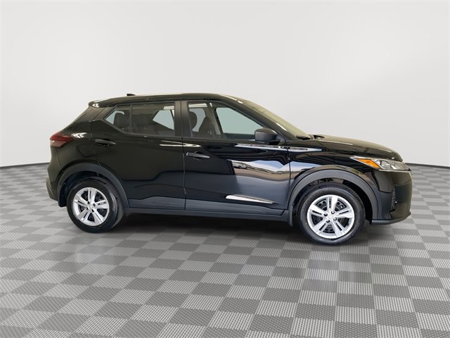 Certified 2025 Nissan Kicks Play S image 13
