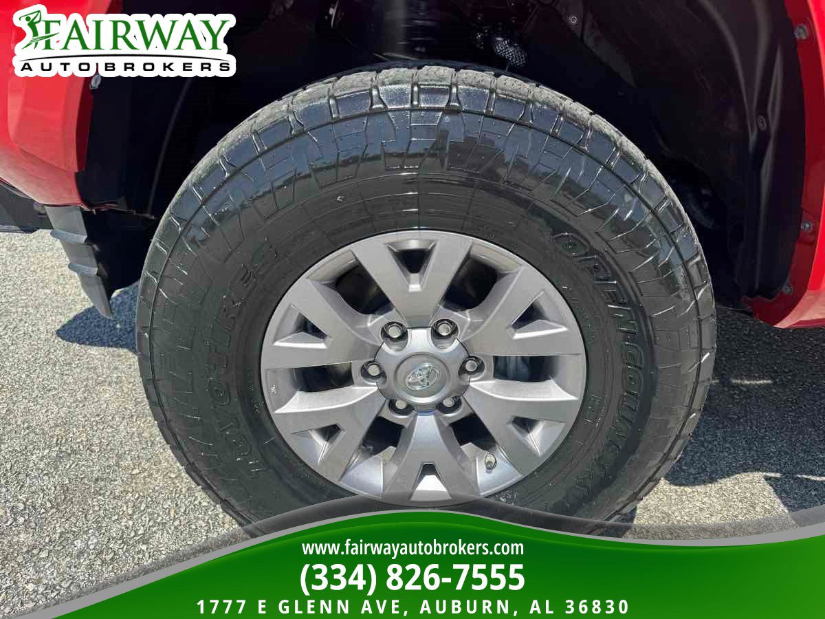 Used 2017 Toyota Tacoma SR5 w/ Tow Package image 29