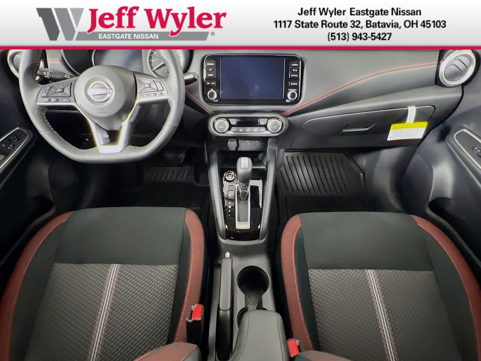 New 2025 Nissan Versa SR w/ Trunk Package FWD image 17