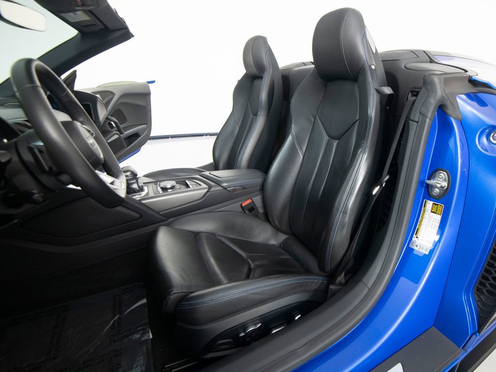 Used 2021 Audi R8 V10 w/ Premium Package RWD image 32