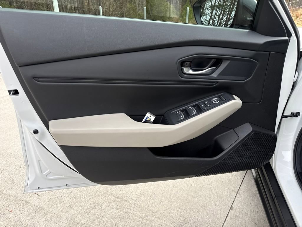 Certified 2025 Honda Accord SE image 13