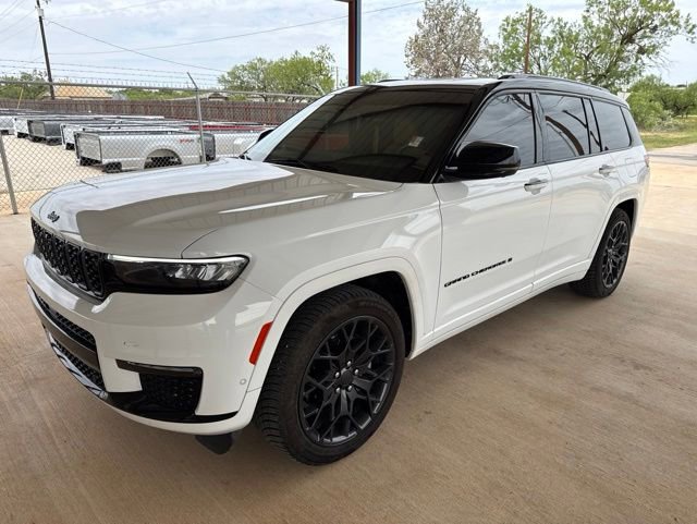 Used 2023 Jeep Grand Cherokee L Summit AWD/4WD image 4