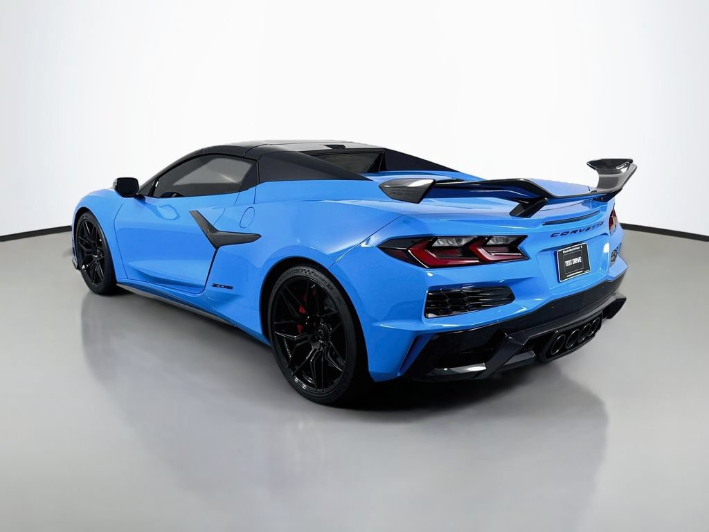 Used 2024 Chevrolet Corvette Z06 w/ Z07 Performance Package RWD image 3