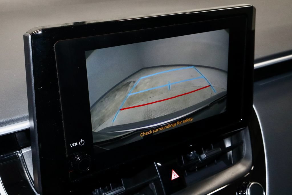Used 2025 Toyota Corolla LE FWD image 2