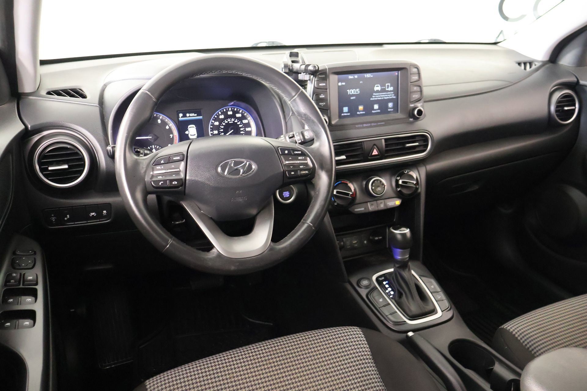 Used 2021 Hyundai Kona SEL Plus w/ Cargo Package image 2