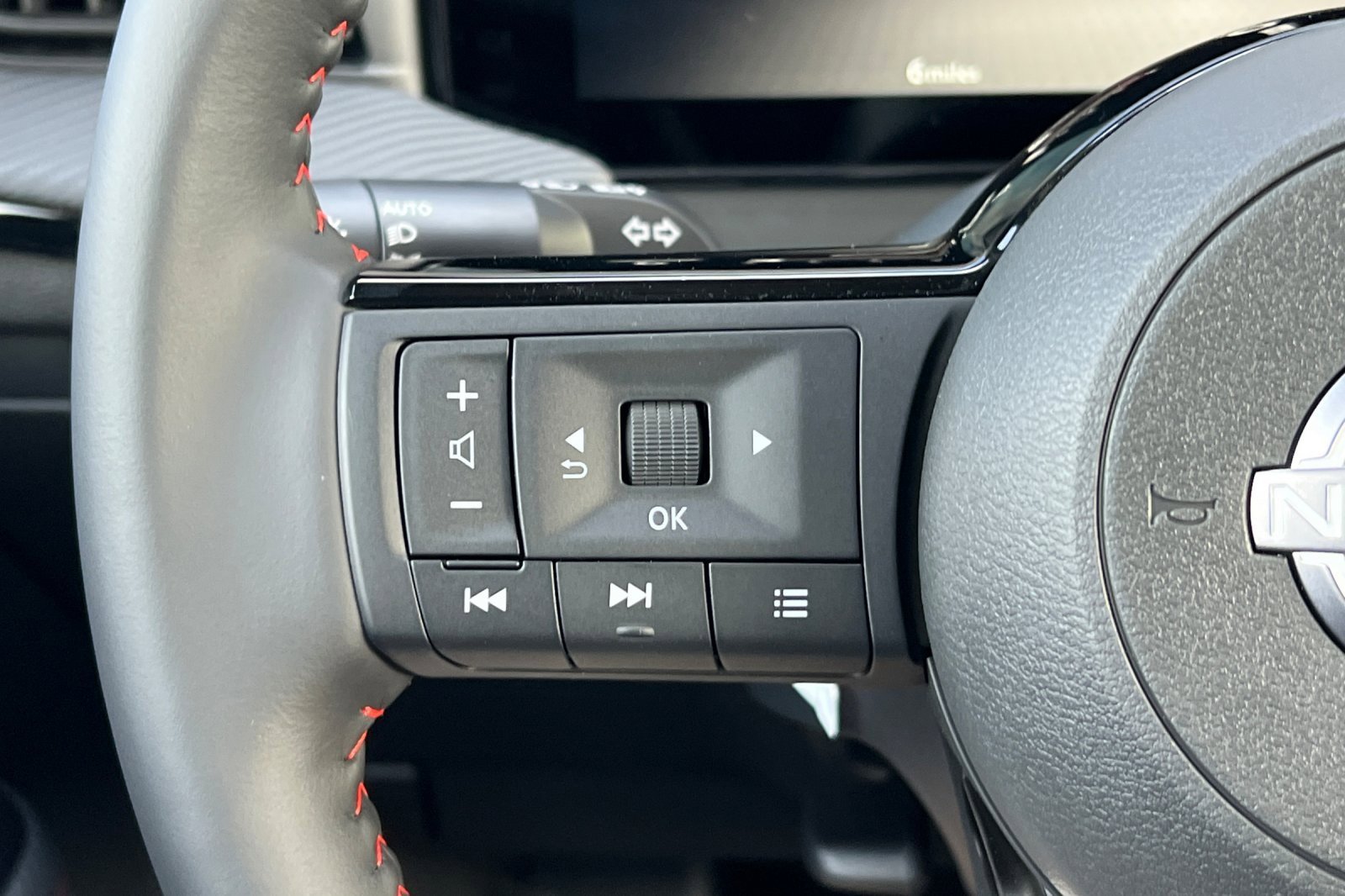 New 2026 Nissan Kicks SR w/ Cold Weather Package image 28