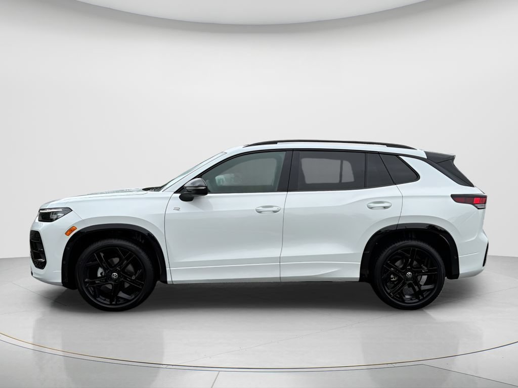New 2026 Volkswagen Tiguan SE R-Line FWD image 8
