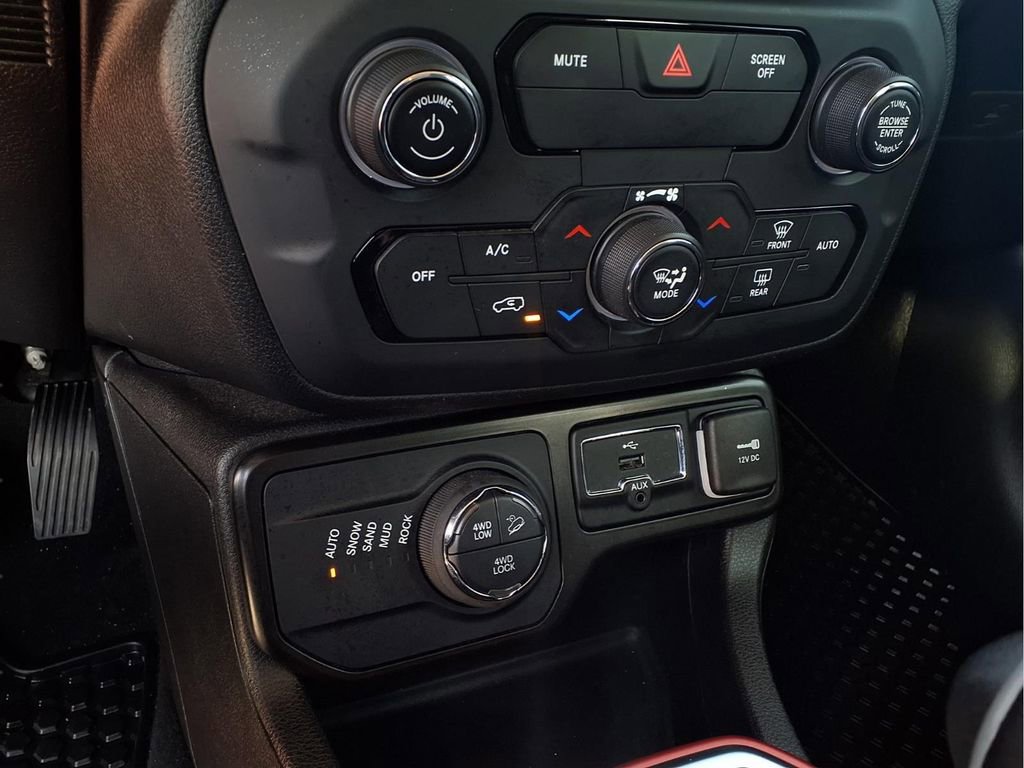 Used 2020 Jeep Renegade Trailhawk image 8