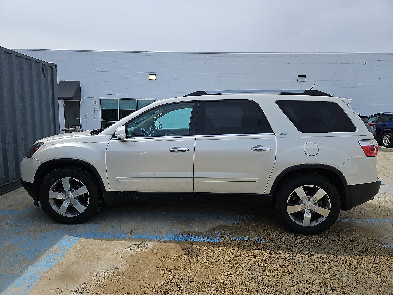 Used 2011 GMC Acadia SLT image 5