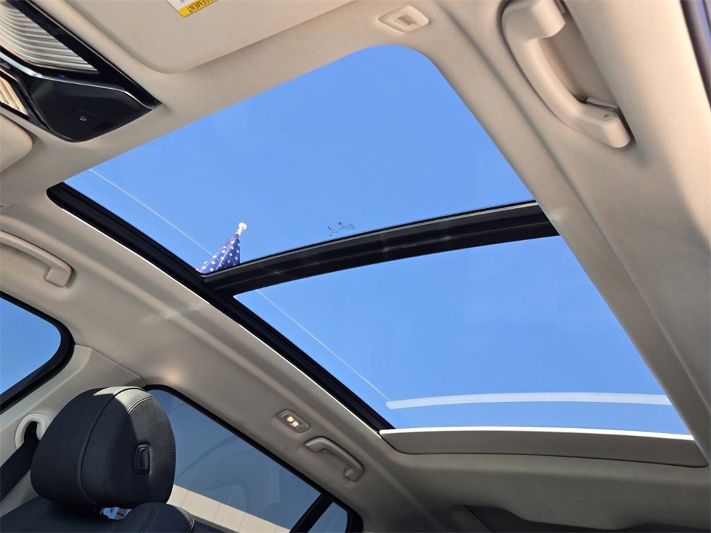 Used 2021 BMW X7 xDrive40i w/ Parking Assistance Package image 19