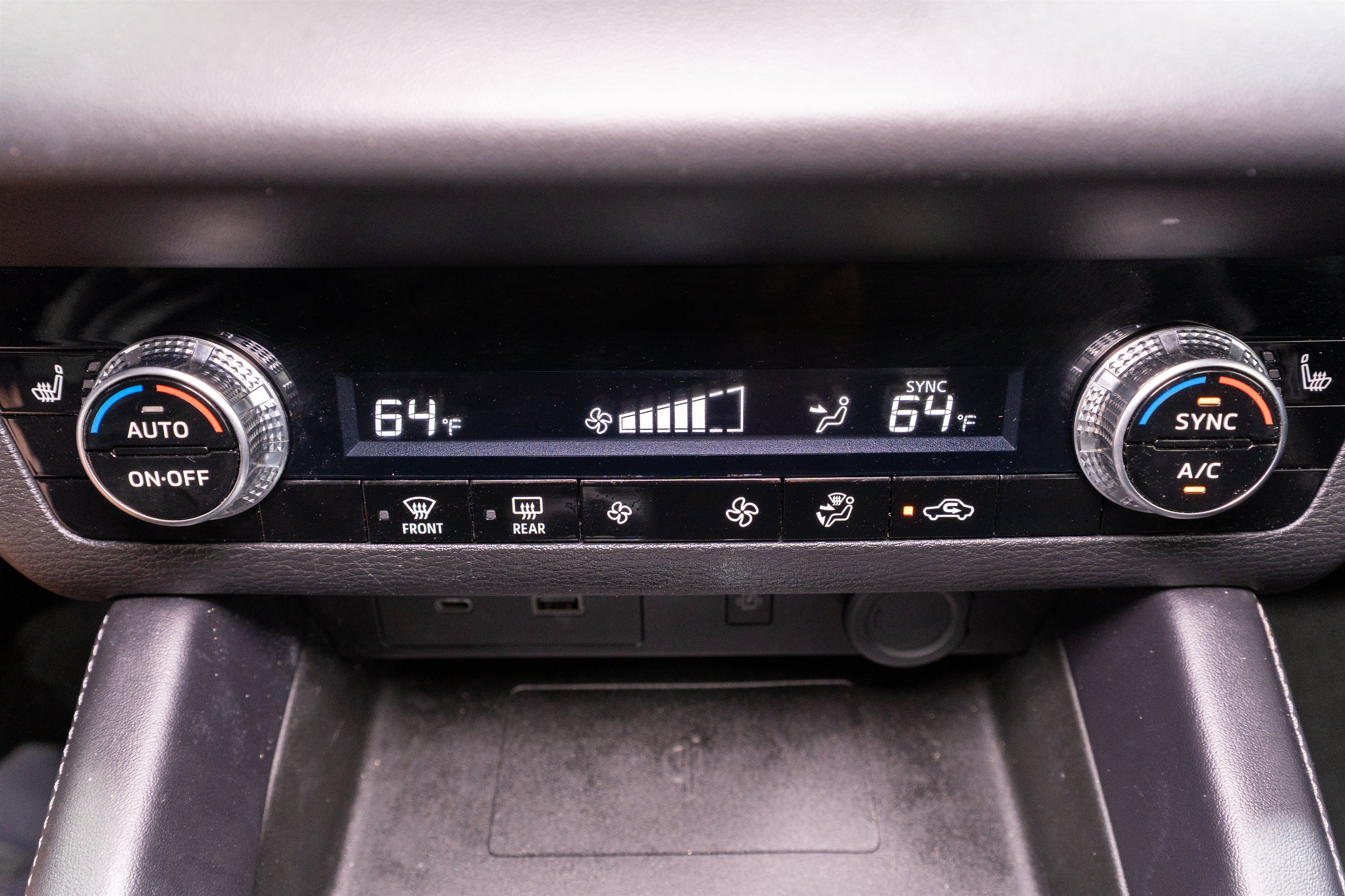 Used 2024 Mitsubishi Outlander SE Black Edition FWD image 20