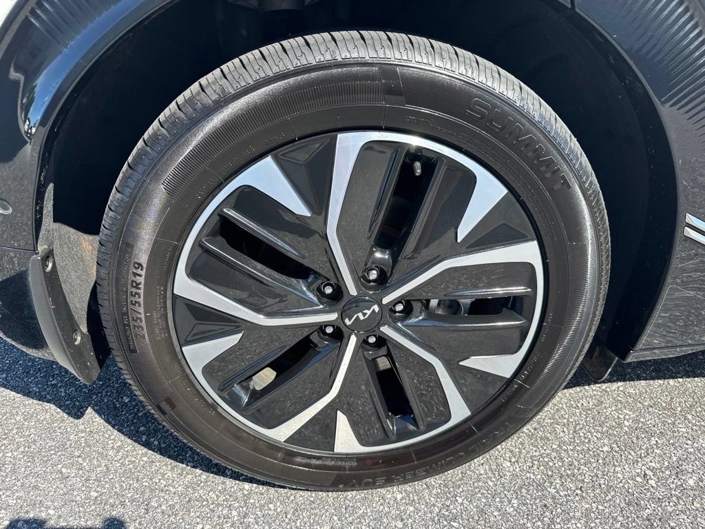 Used 2024 Kia EV6 Wind w/ Wind Technology Package RWD image 9