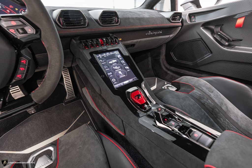 Used 2023 Lamborghini Huracan Sterrato AWD/4WD image 35