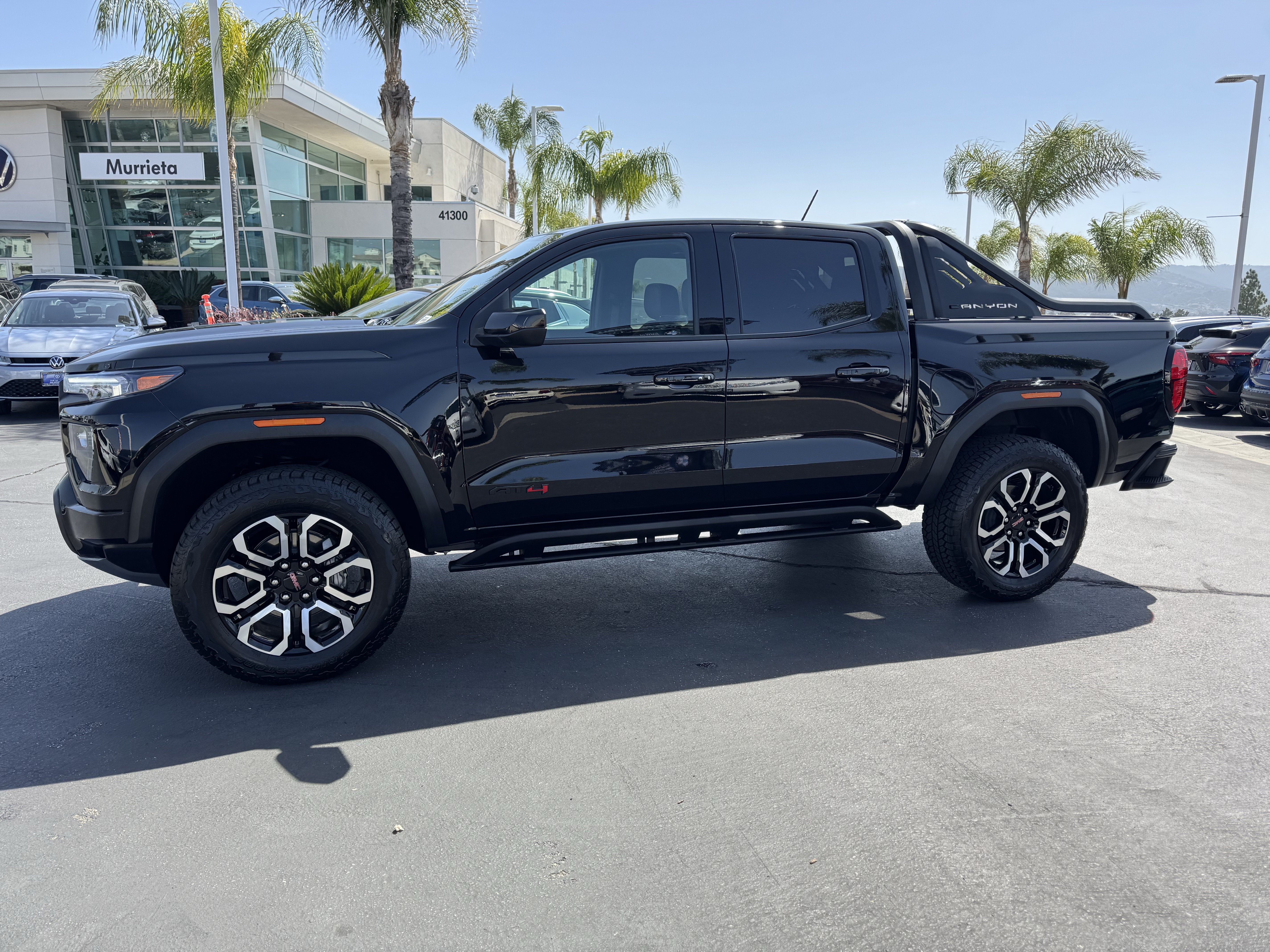 Used 2025 GMC Canyon AT4 w/ Nightfall Edition AWD/4WD image 6
