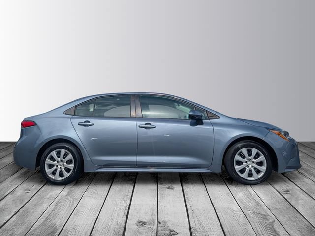 Used 2021 Toyota Corolla LE FWD image 2