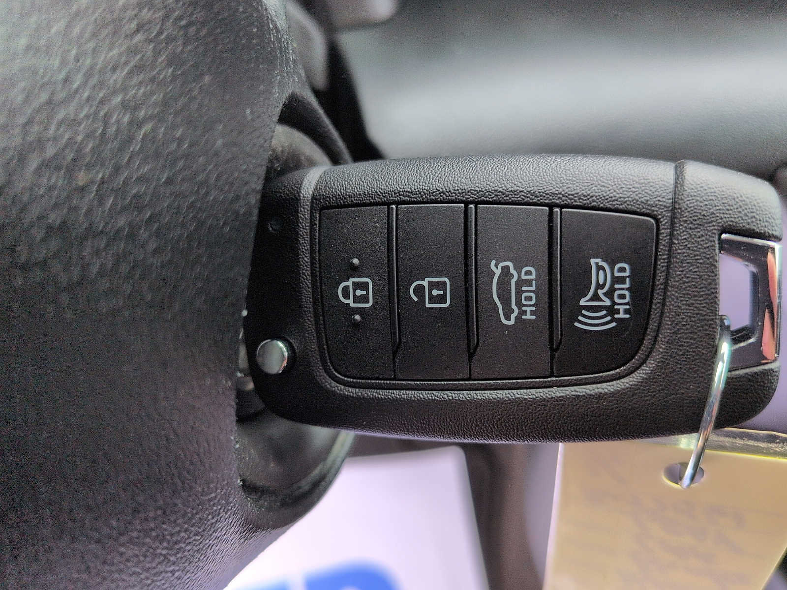 Used 2024 Hyundai Elantra SE FWD image 18