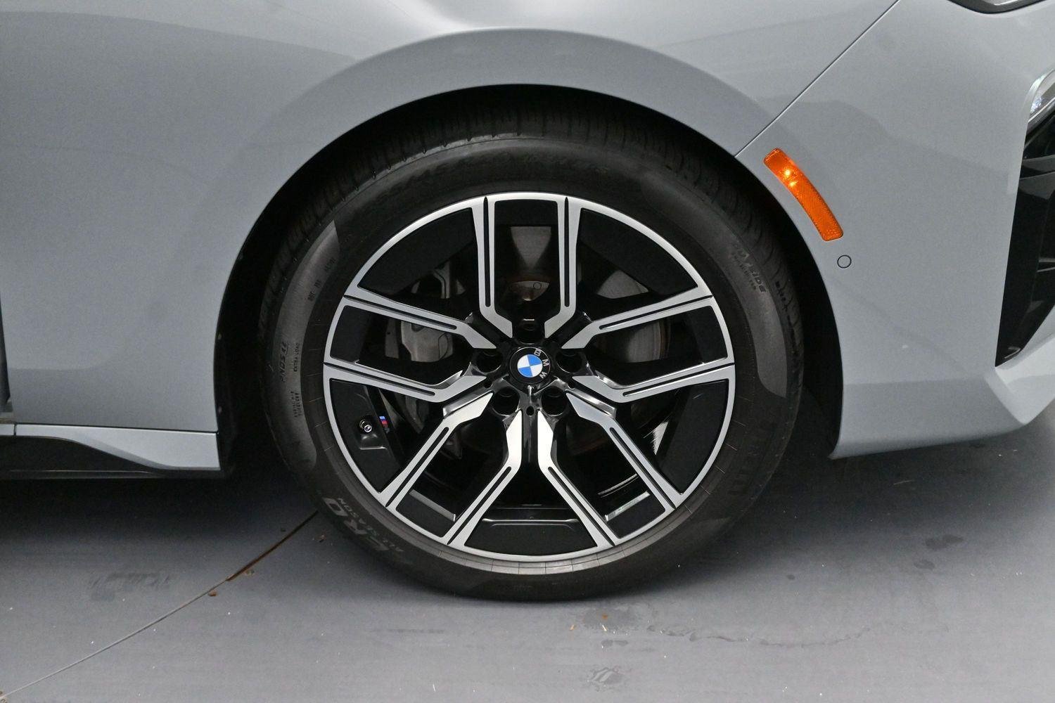 Used 2024 BMW 740i xDrive w/ Premium Package AWD/4WD image 39