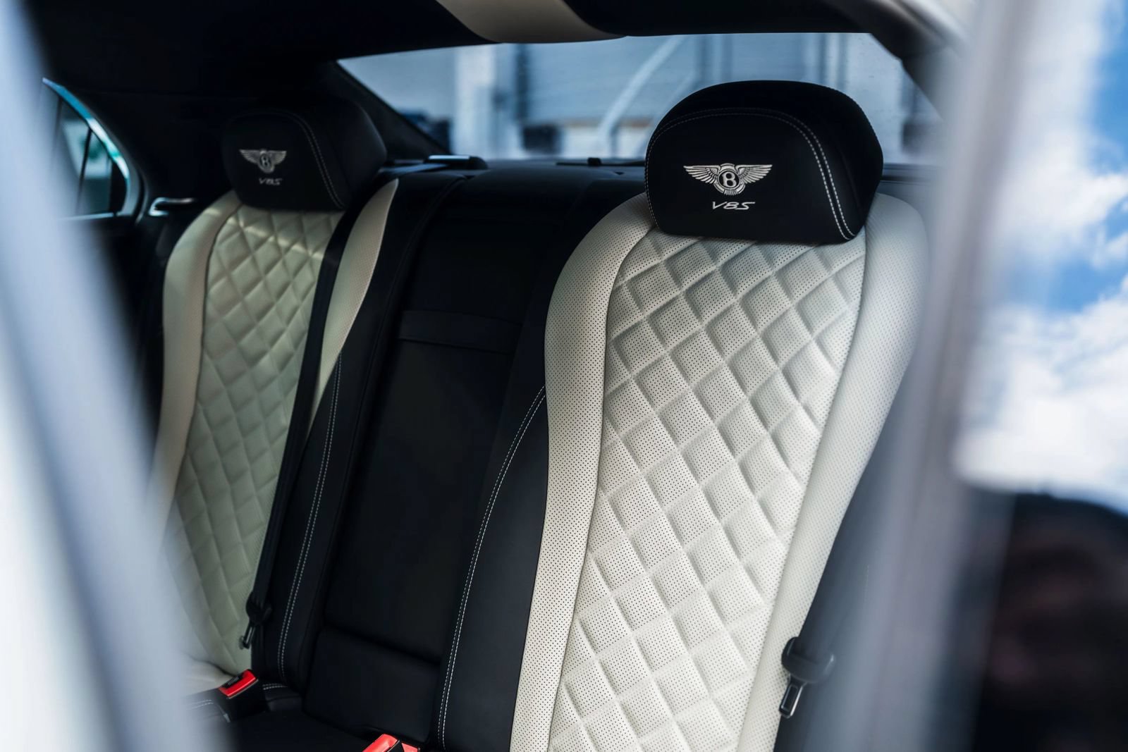 Used 2017 Bentley Flying Spur S V8 AWD/4WD image 32