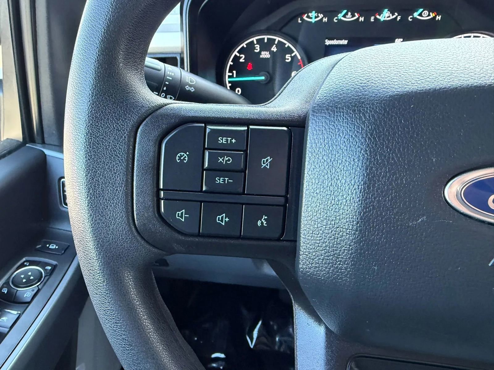 Used 2024 Ford F250 XLT w/ FX4 Off-Road Package image 21
