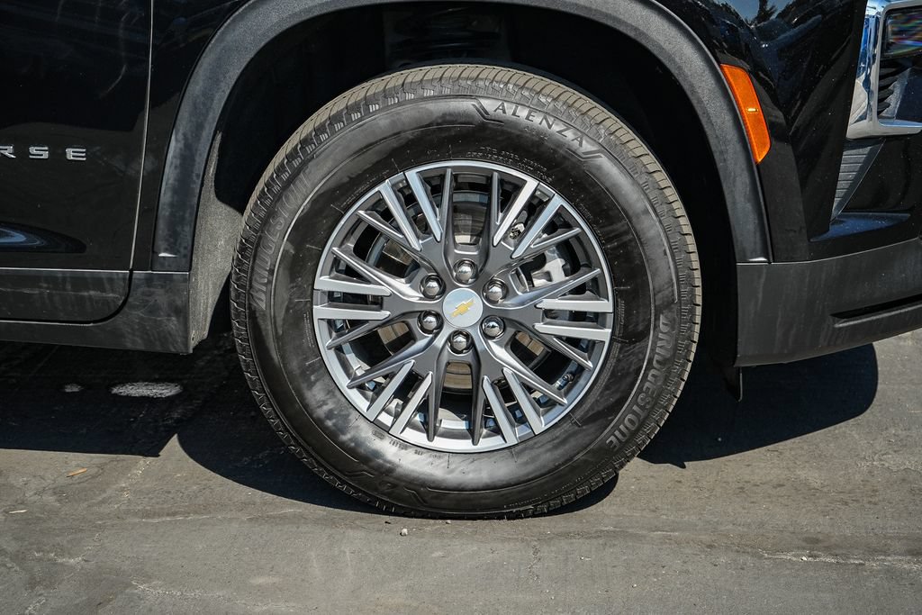 Used 2026 Chevrolet Traverse LT FWD image 9
