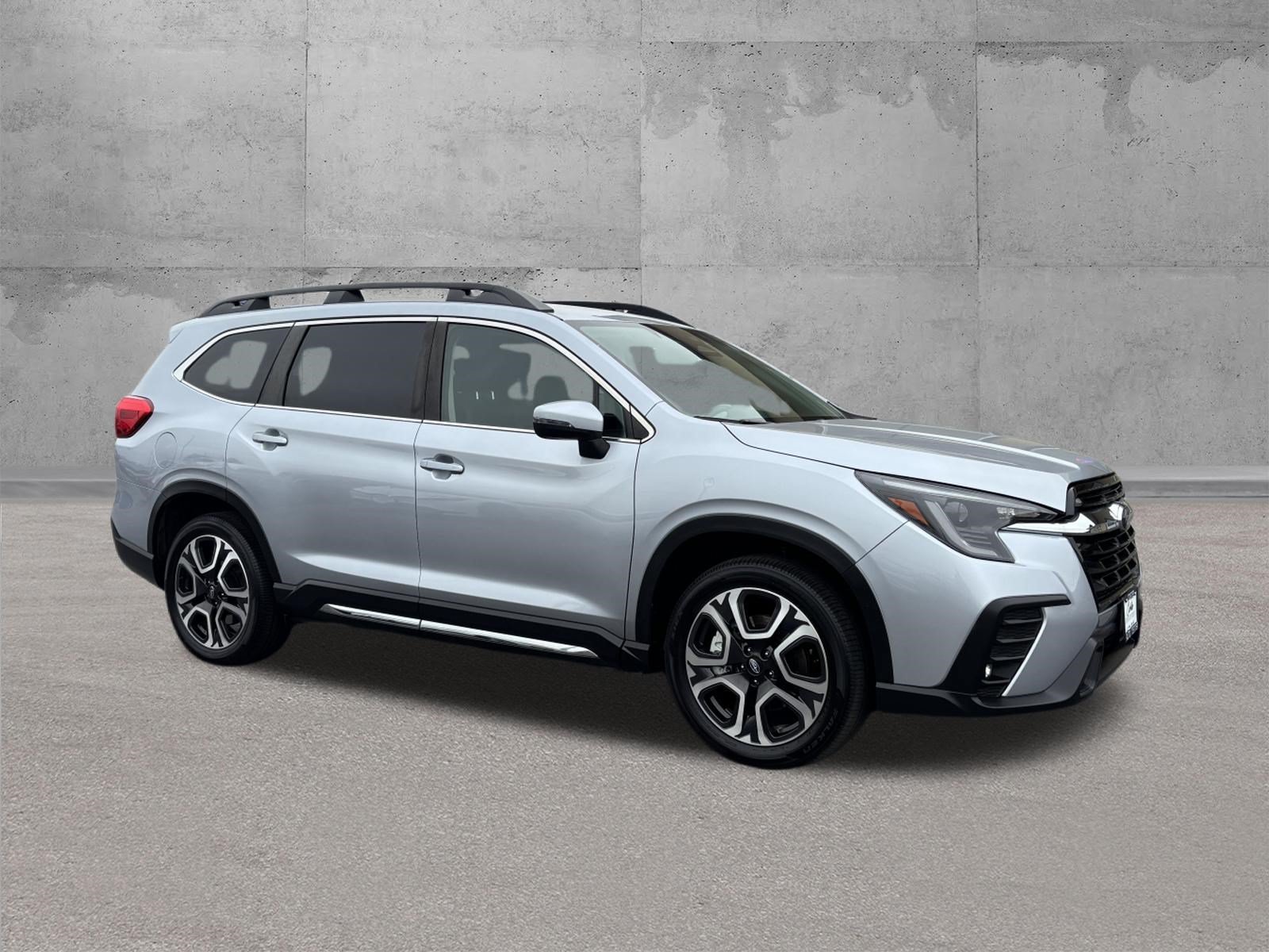 Used 2023 Subaru Ascent Limited AWD/4WD image 1
