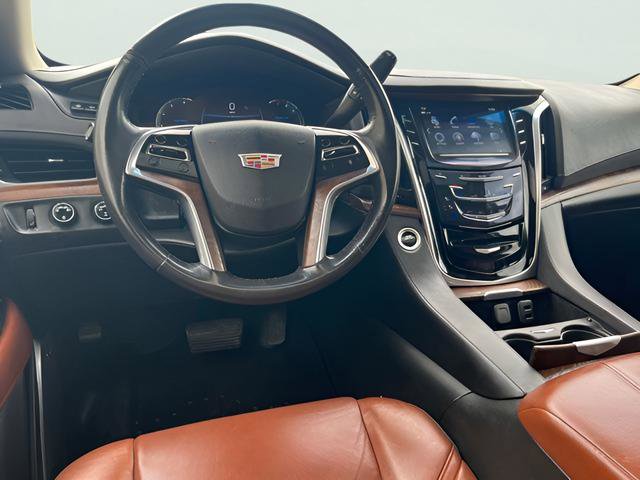 Used 2020 Cadillac Escalade Luxury AWD/4WD image 18
