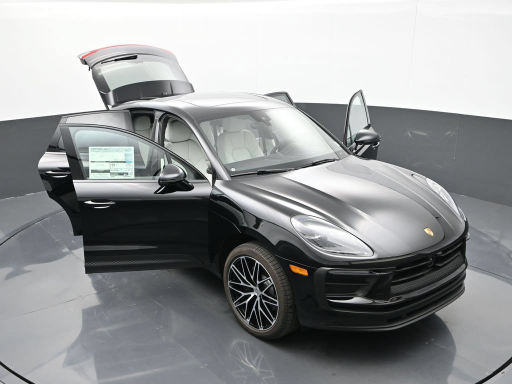 Certified 2026 Porsche Macan AWD/4WD image 39