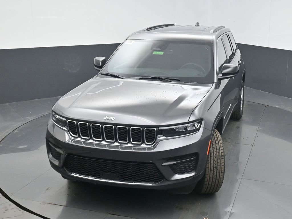 New 2026 Jeep Grand Cherokee Laredo image 32