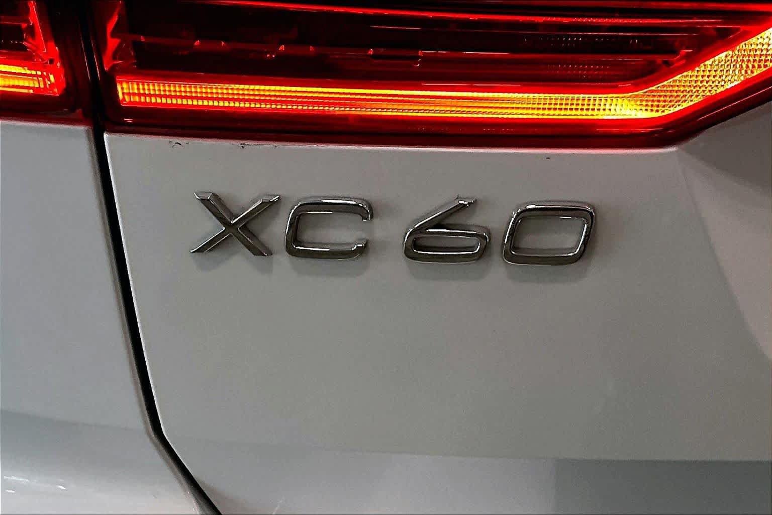 Used 2023 Volvo XC60 B6 Ultimate w/ Climate Package AWD/4WD image 10