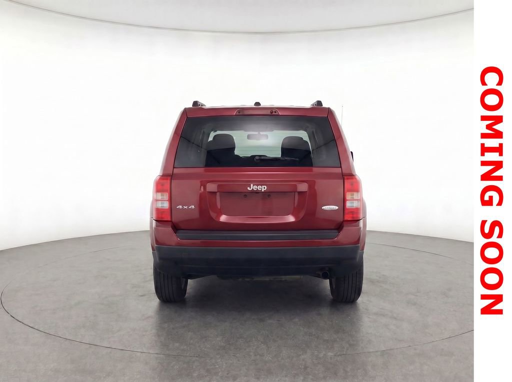 Used 2014 Jeep Patriot Latitude w/ Sun/Sound Group AWD/4WD image 9