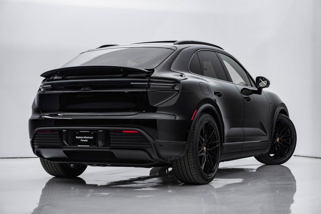 New 2026 Porsche Macan 4 Electric image 11