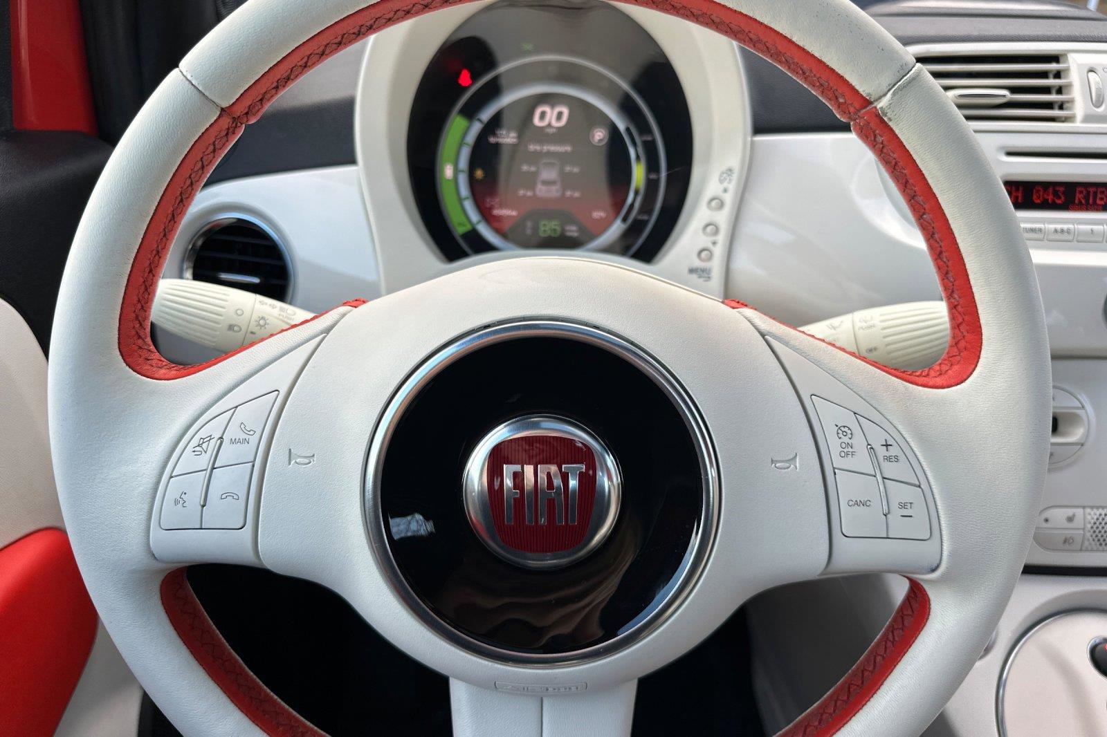 Used 2015 FIAT 500 e image 20