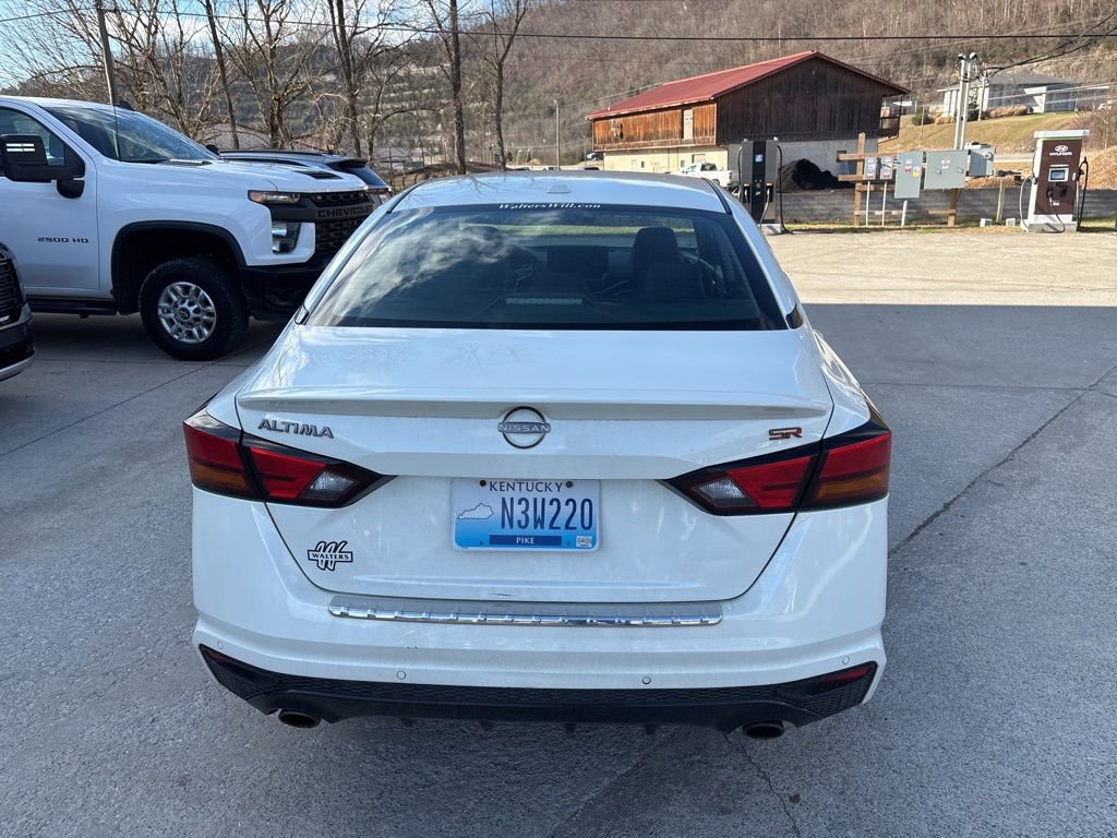 Used 2023 Nissan Altima 2.5 SR w/ SR Premium Package image 6