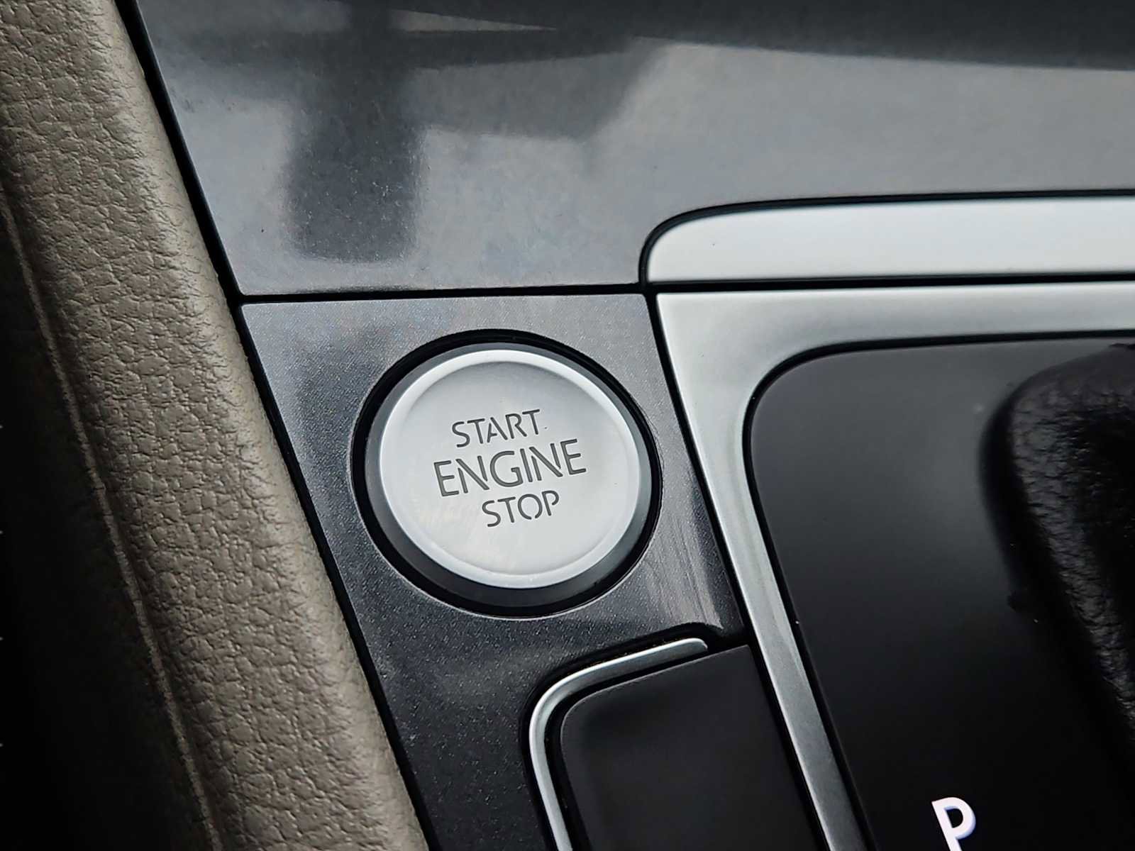 Used 2018 Volkswagen Golf SE image 22