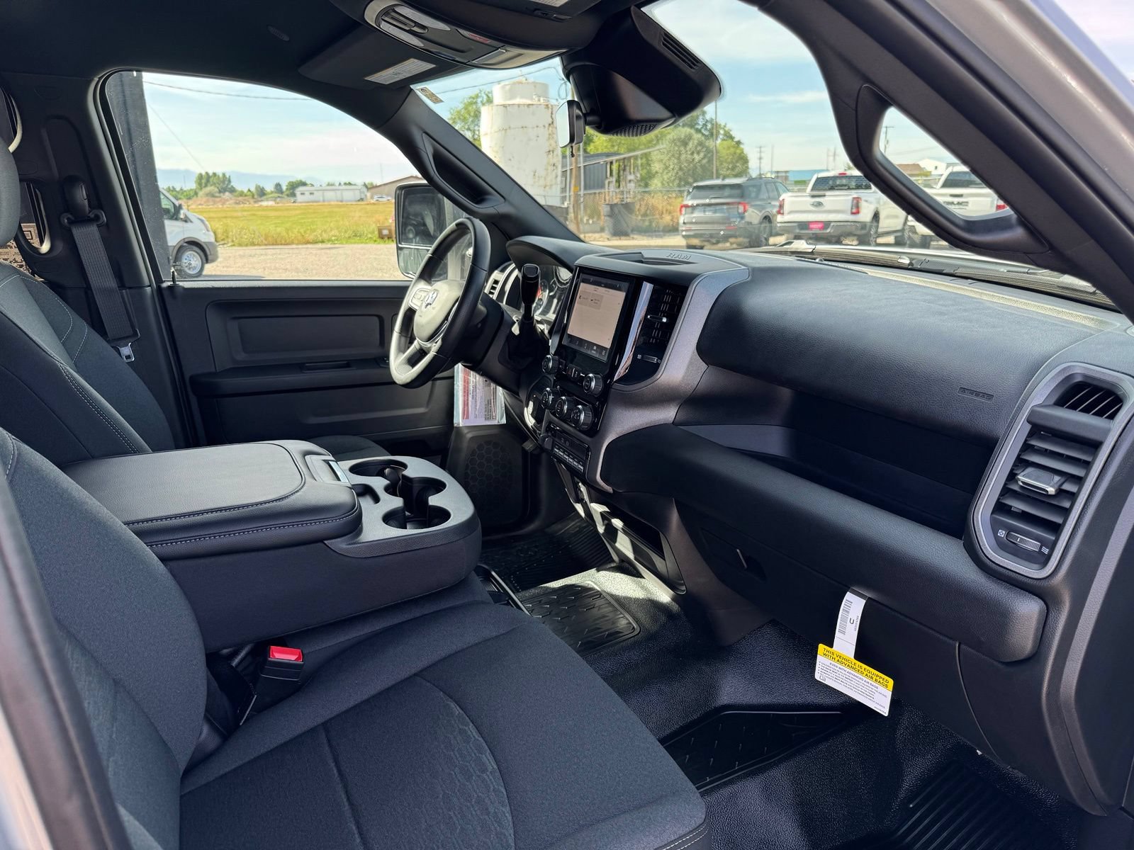 New 2027 RAM 4500 4x4 Crew Cab DRW w/ Laramie Trim Package image 32