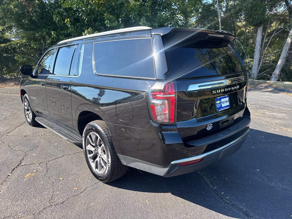 Used 2023 Chevrolet Suburban LT RWD image 5