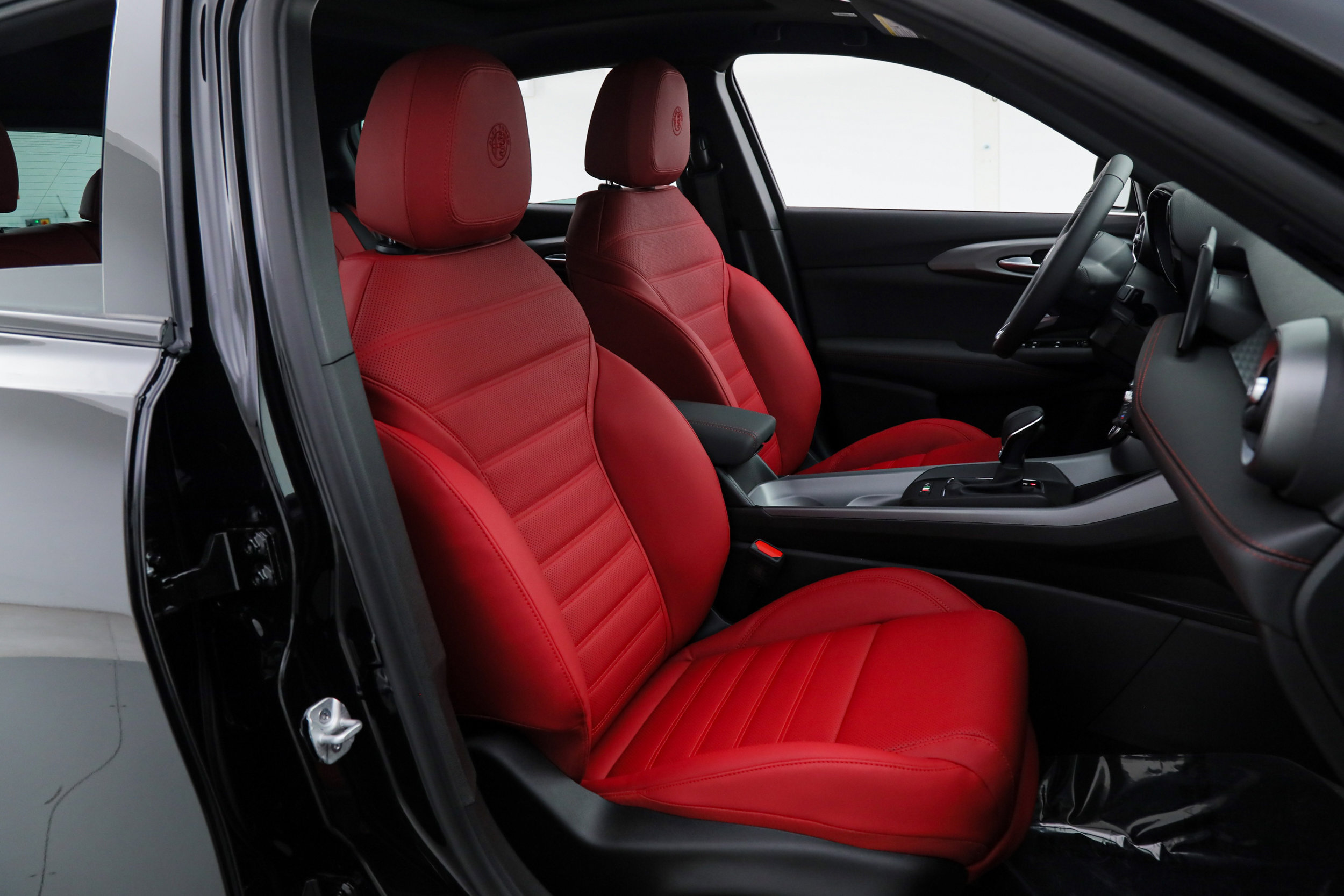 New 2026 Alfa Romeo Tonale Sprint w/ Red Premium Package image 13