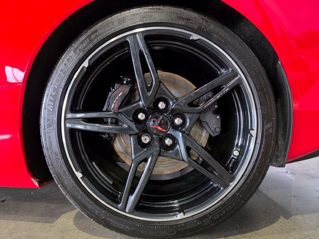 Used 2024 Chevrolet Corvette Stingray Preferred Cpe w/ Z51 Performance Package RWD image 27