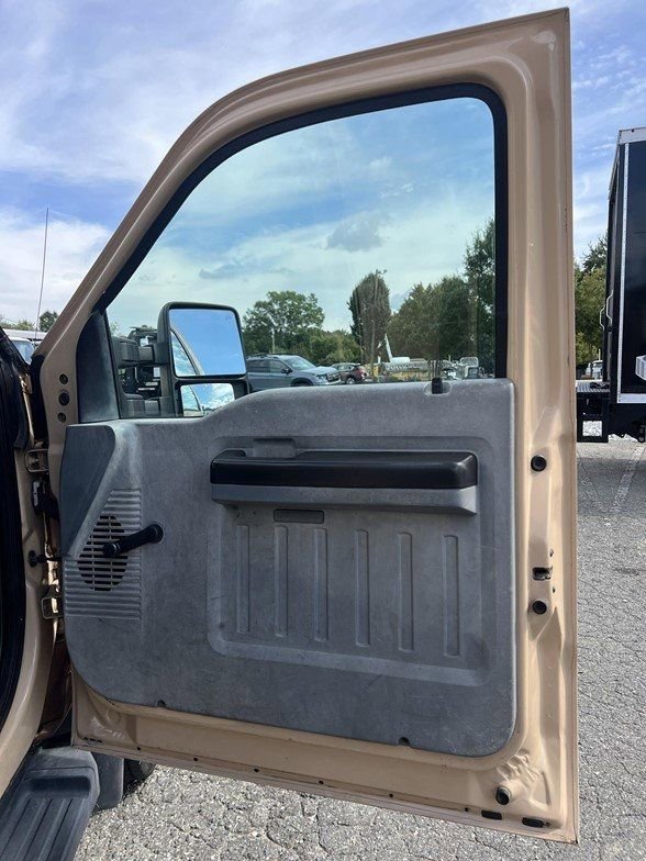 Used 2013 Ford F450 XL w/ Snow Plow Prep Pkg image 28