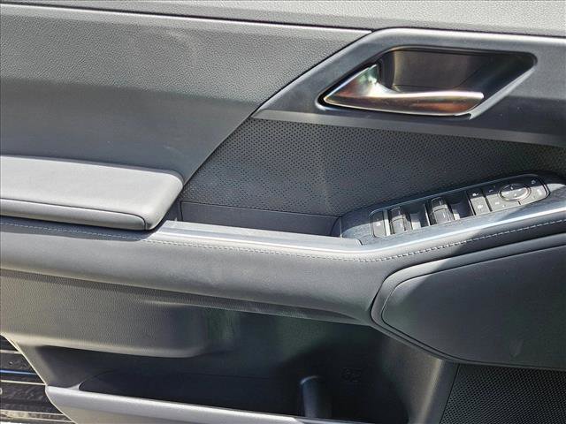 Used 2025 Lexus GX 550 w/ Cold Area Package AWD/4WD image 6
