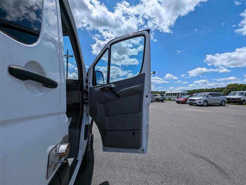 Used 2014 Freightliner Sprinter 3500 image 29