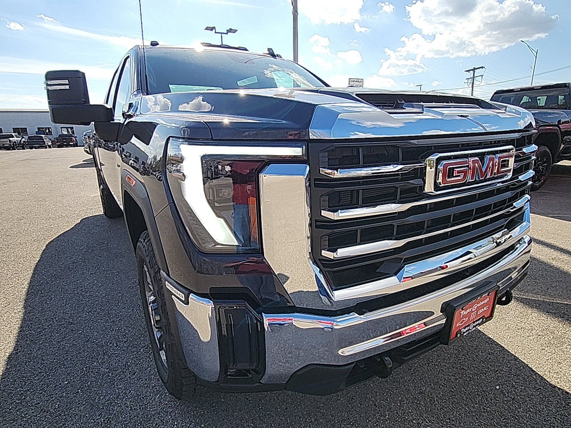 New 2026 GMC Sierra 2500 SLE image 12