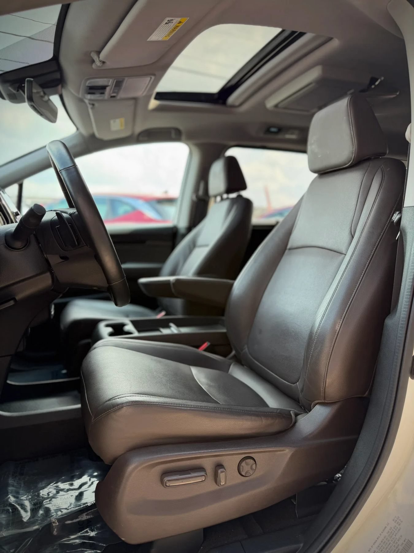 Used 2018 Honda Odyssey Elite image 7
