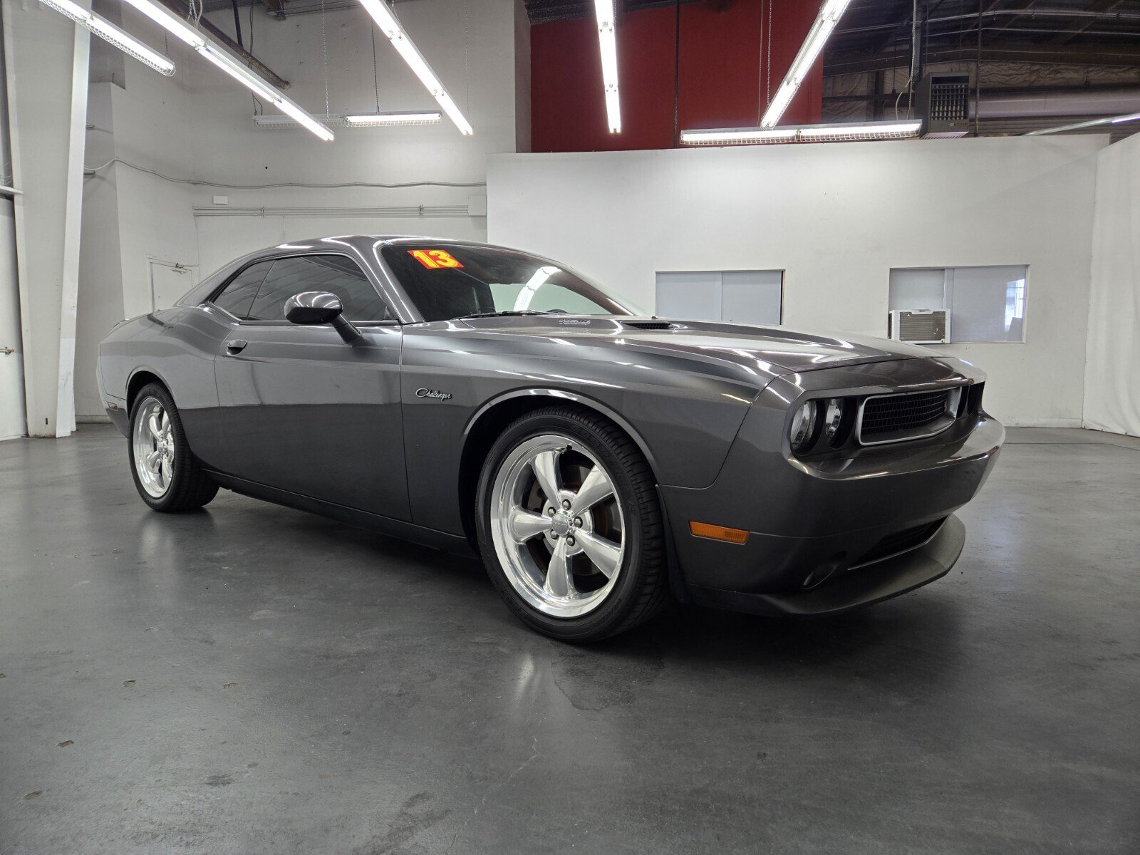 Used 2013 Dodge Challenger R/T RWD image 4