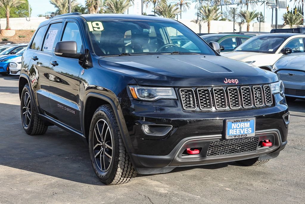 Used 2019 Jeep Grand Cherokee Trailhawk w/ Trailhawk Luxury Group image 3