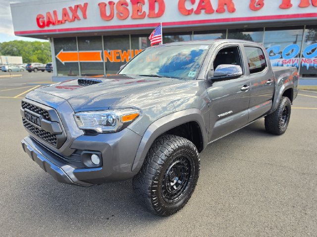 Used 2023 Toyota Tacoma TRD Sport AWD/4WD image 3